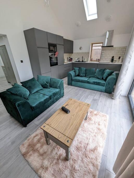 7 Guests - 4 Bedroom - Free Wi-Fi - เคทเทอริง ภายนอก รูปภาพ