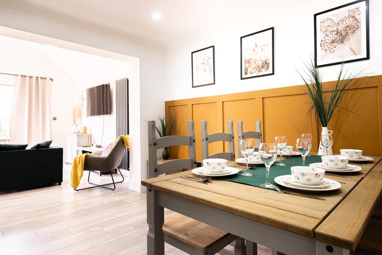 7 Guests - 4 Bedroom - Free Wi-Fi - เคทเทอริง ภายนอก รูปภาพ