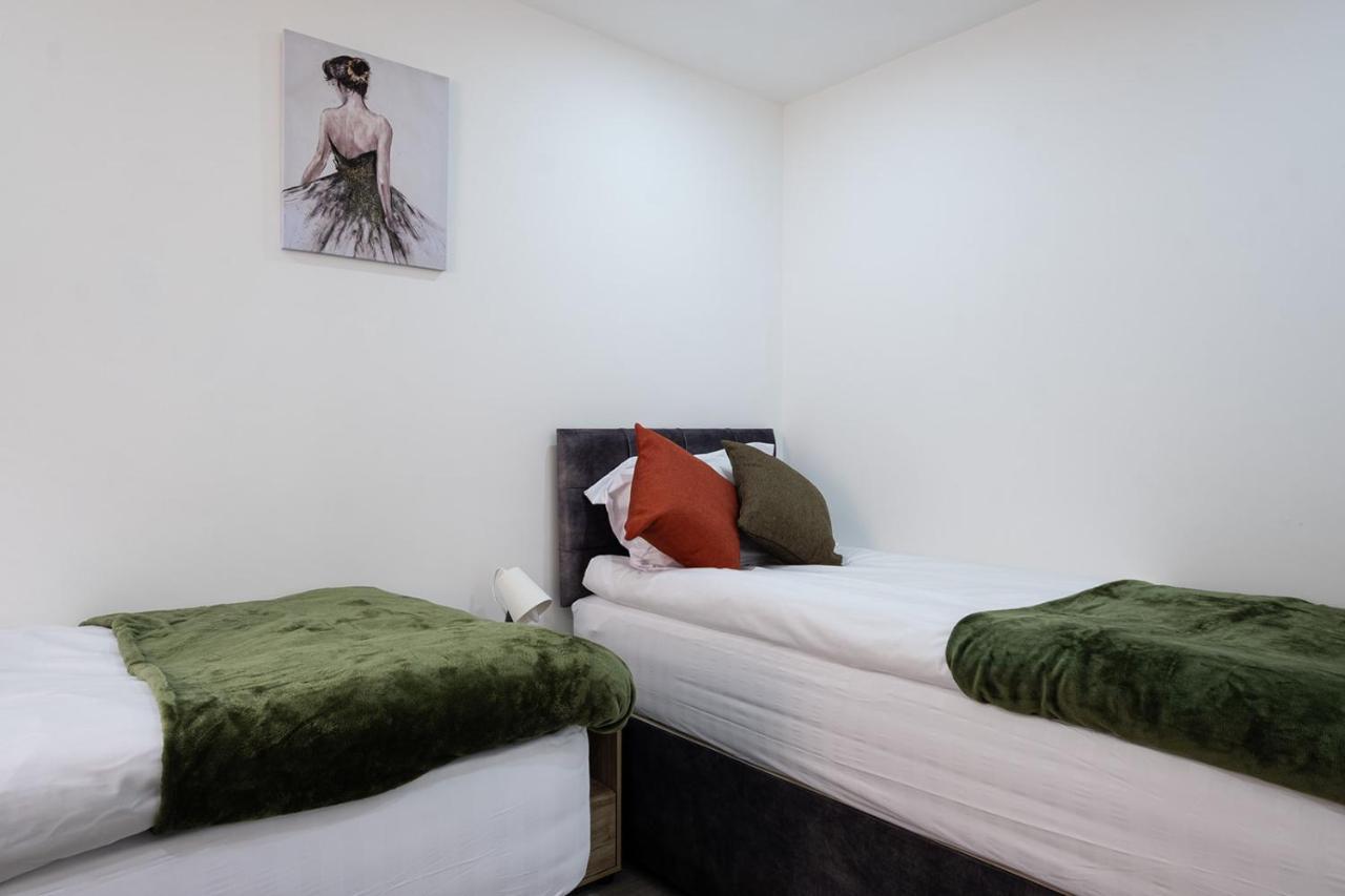 7 Guests - 4 Bedroom - Free Wi-Fi - เคทเทอริง ภายนอก รูปภาพ