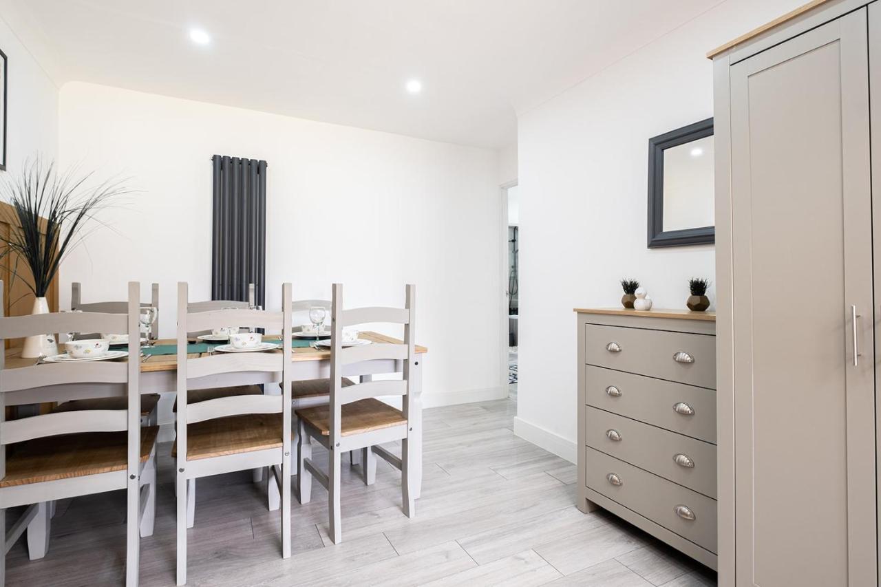 7 Guests - 4 Bedroom - Free Wi-Fi - เคทเทอริง ภายนอก รูปภาพ